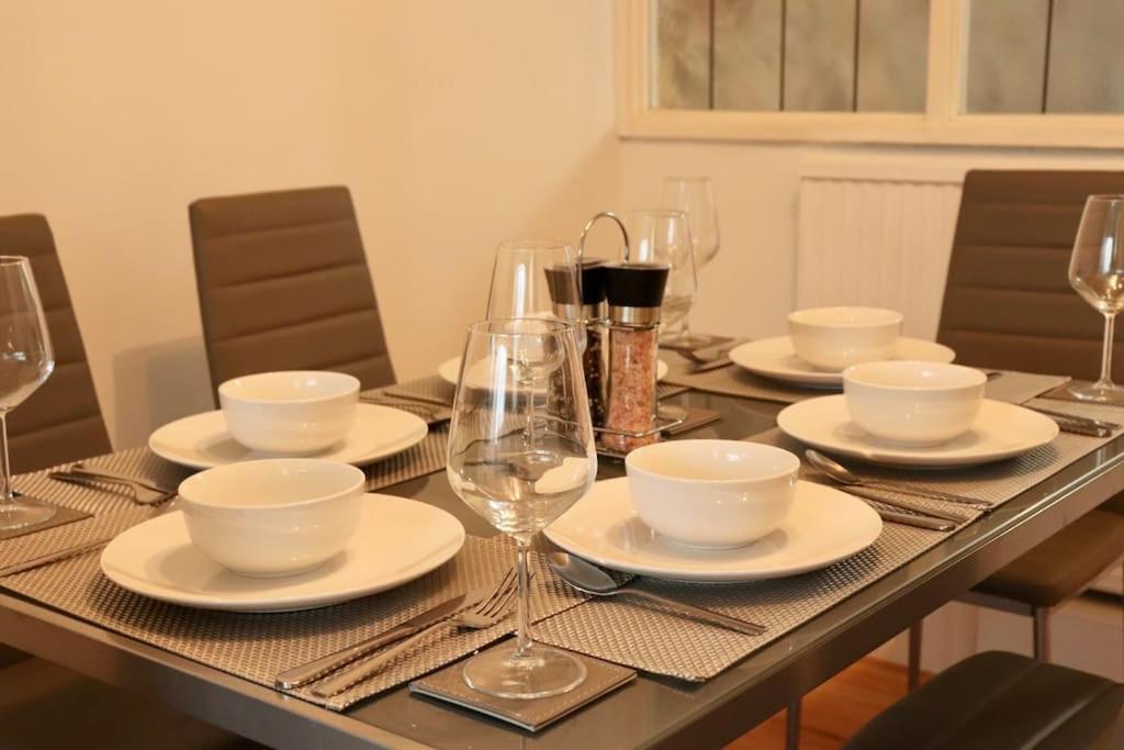Lovely Staycation With Family Free Parking & Wifi 利兹 外观 照片