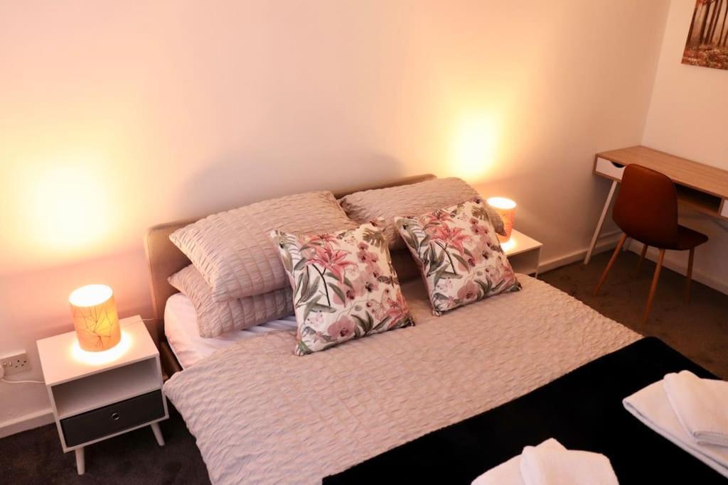 Lovely Staycation With Family Free Parking & Wifi 利兹 外观 照片